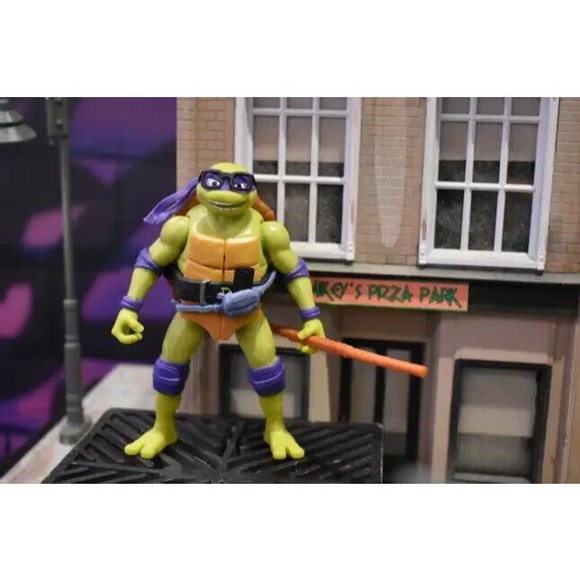 Teenage Mutant Ninja Turtles: Mutant Mayhem - DONATELLO 4.5" Action Figure - Picture 3 of 3